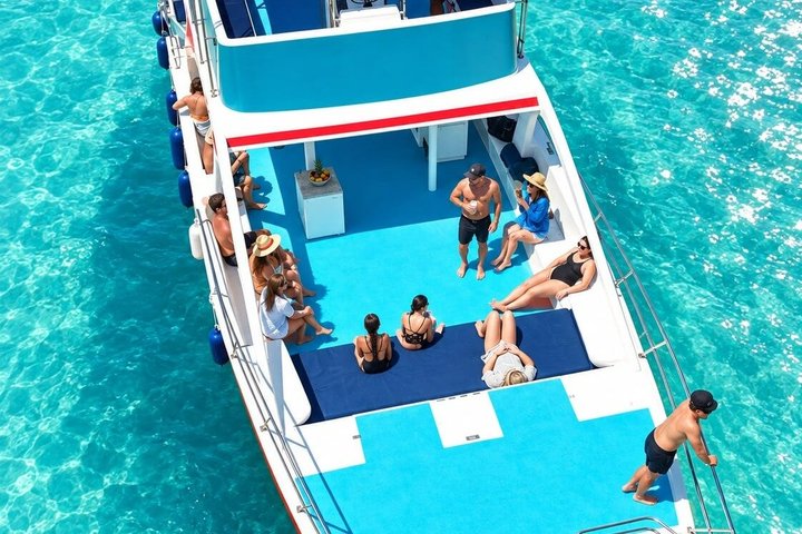 Punta Cana Private Family Boat Cruise with Snorkeling