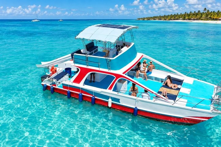 Punta Cana Private Family Boat Cruise with Snorkeling