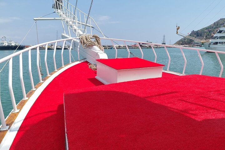Relax Boat Tour with Lunch and Soft Drinks in Alanya