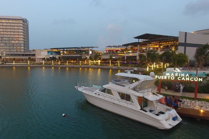 Rent a Private 55 Yacht for 4 hrs from Playa Mujeres -SR55H4