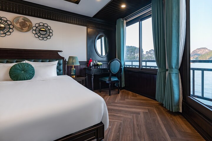 RITA CRUISE - BEST LUXURY 5 STAR CRUISE in HALONG BAY from HANOI