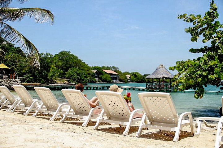 Rosario Islands Day Trip: Snorkel & Sunbathe at Isla del Sol