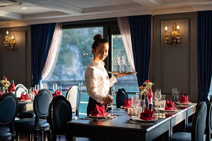Rosy Cruise - Best Halong Bay Luxury 5 Star Cruise (2D1N)