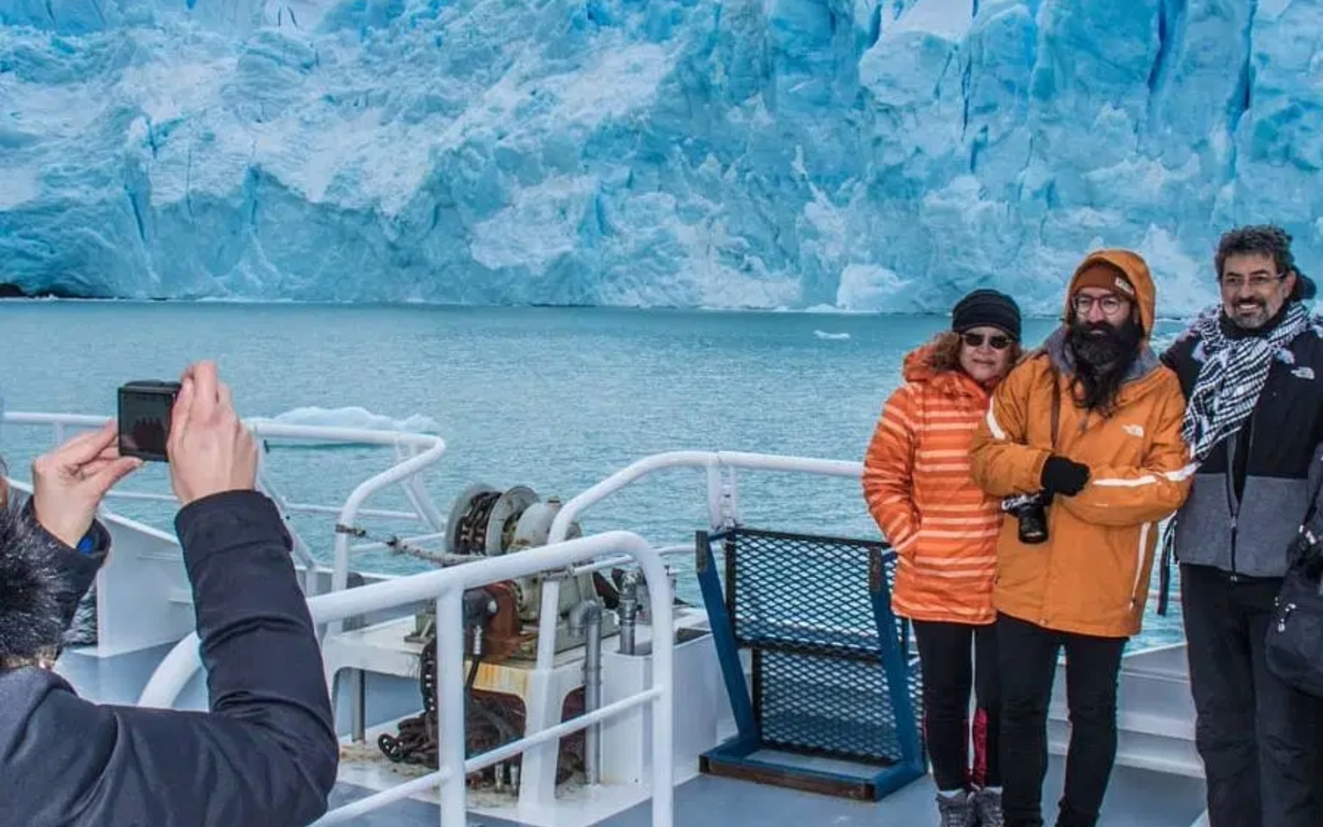 Safari Nautico y Pasarelas en el Glaciar Perito Moreno desde El Calafate