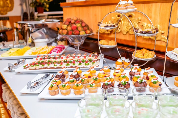 Buffet Line