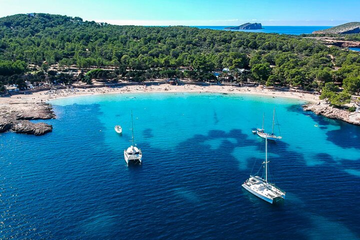 Cala Bassa Boat rental with out licenses South route