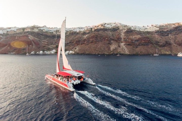 Santorini Cruise with Lunch, Winery and Sunset in Oia Village