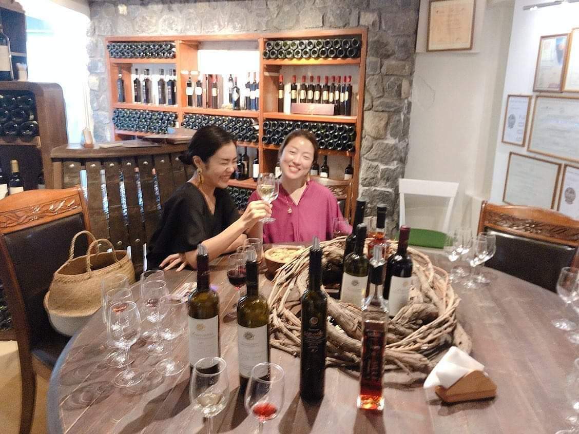Santorini Cruise with Lunch, Winery and Sunset in Oia Village