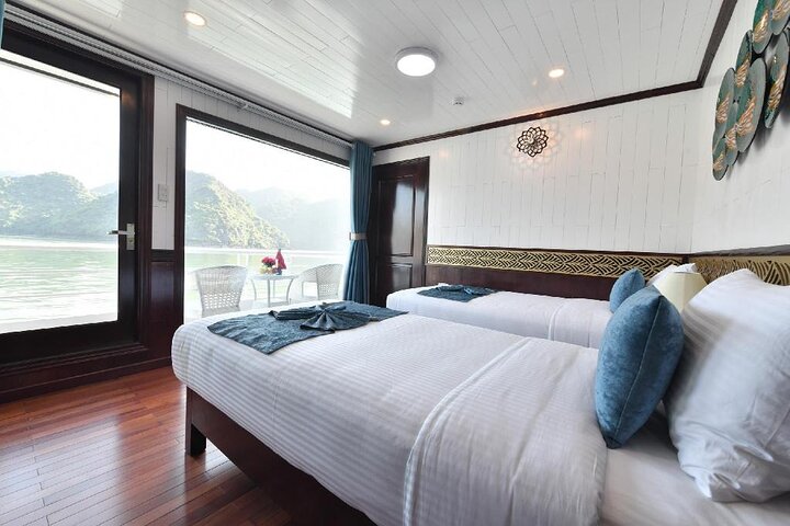 Sapphire Cruise-Luxury Halong Bay Cruises 2 Days 1 Night Tour