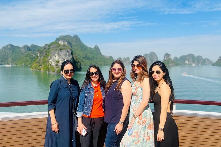 Scarlet Pearl Cruise-The Pearl of Ha Long Wonder ( 2 Days 1 Night)