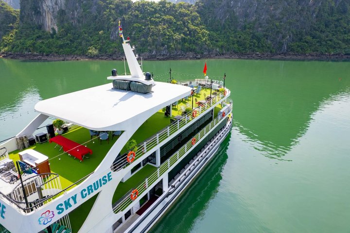 Sky Cruise Luxury 5 Star Halong One Day Tour, Buffet & Jacuzzi