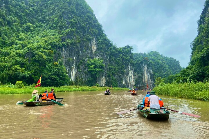 road to Tam Coc