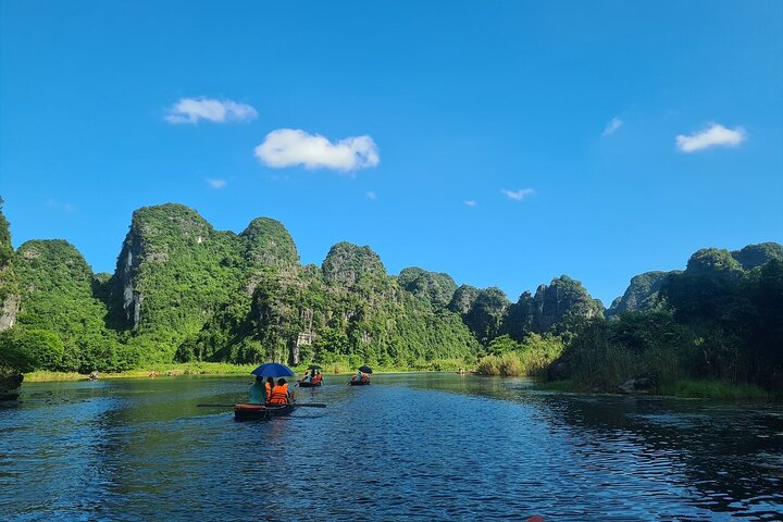 Small Group Ninh Binh Day Tour to Hoa Lu Trang An from Hanoi