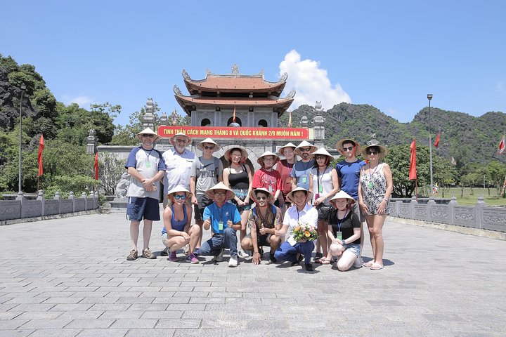 Deluxe Hoa Lu Trang An Mua Cave Small Group Tour- Boating,Hiking, Cave Exploring