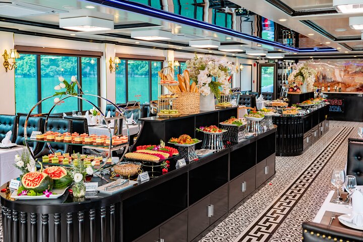 Sonata Cruise: Halong Bay Day Trip with Buffet and Jacuzzi Pool