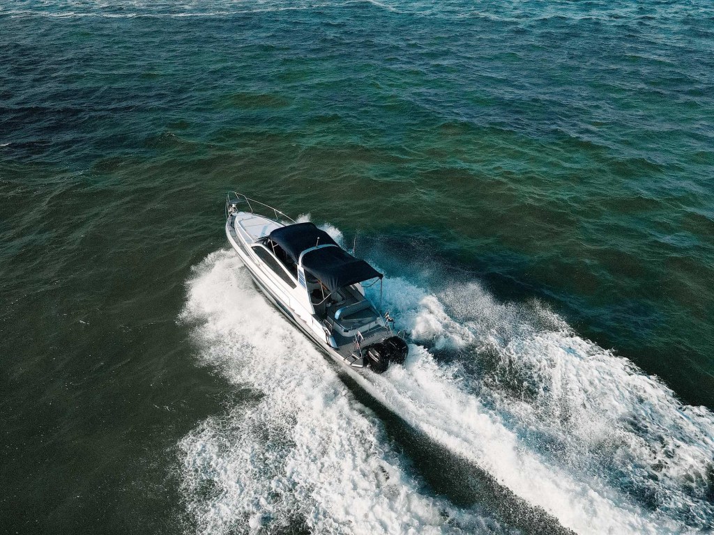 Sport Boat 34 with Cabin and Bathrom for snorkeling and visit Isla Mujeres
