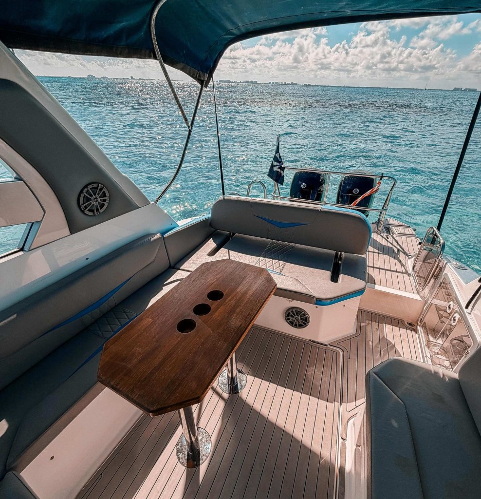 Sport Boat 34 with Cabin and Bathrom for snorkeling and visit Isla Mujeres