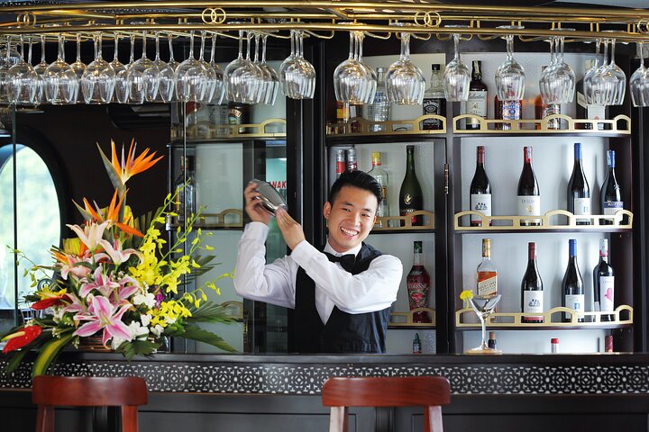 Starlight Cruise - Halong Bay Luxury Cruise 2 Days Tour