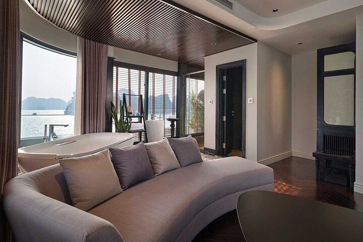 President Terrace Suite on Top Notch Cruises in Halong Bay (2D1N)