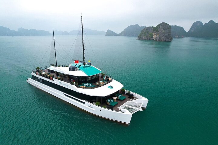 The Halong Catamaran Premium Cruise Day Trip, Outdoor Jacuzzi