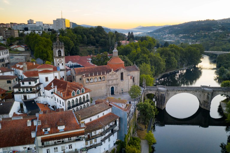 Traditional Dour Valley Tour: Winery, Cruise, Lunch and Viewpoint. - From Porto.