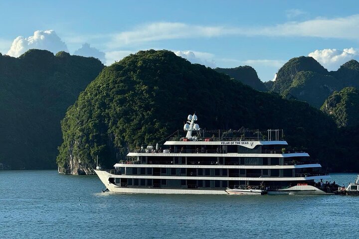 Velar of the Seas 2D1N Cruise – Explore Halong & Lan Ha Bay
