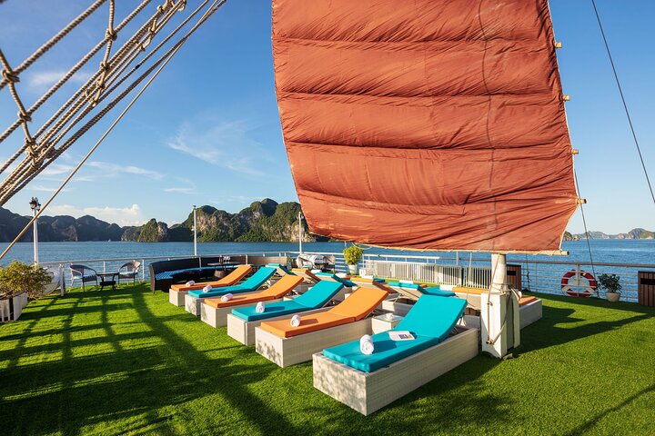 Verdure Lotus Classic Cruise in Halong Bay & Lan Ha Bay (2D1N)