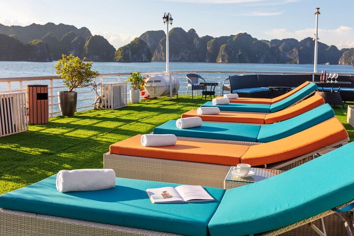 Verdure Lotus Classic Cruise in Halong Bay & Lan Ha Bay (2D1N)