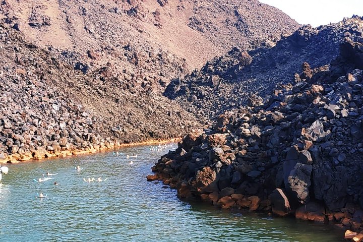 Volcanic Islands Cruise: Volcano, Hot Springs and Thirassia