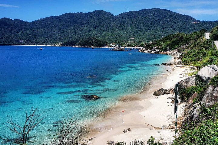 Walking under sea - Snorkeling in Cham Island